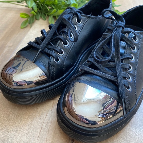 Dr. Marten “Alexei” Lace Up Shoes (Size 6-6.5) - Picture 5 of 9